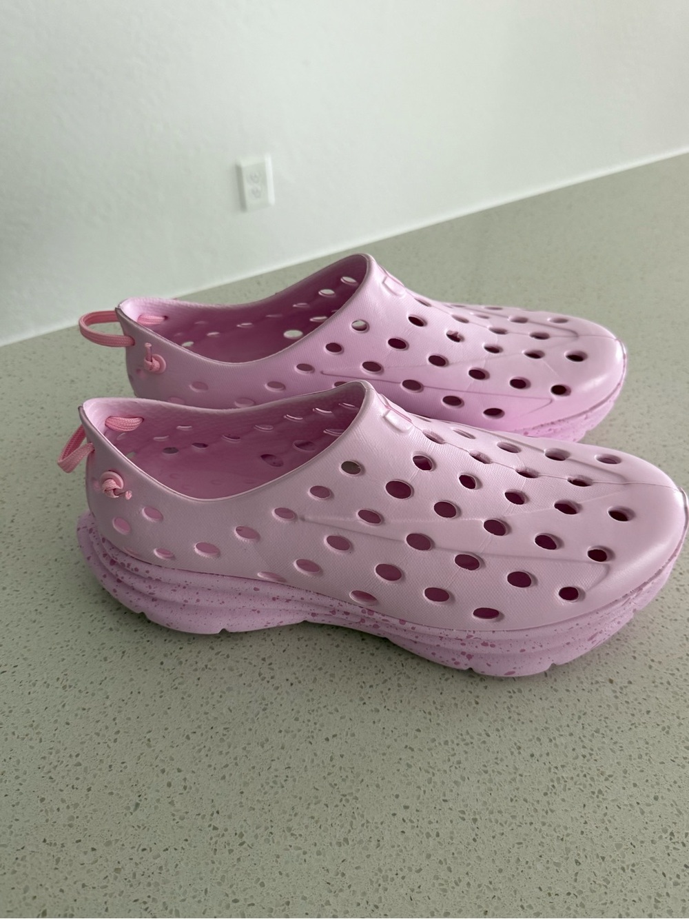 Woman’s Kane Pink Slides
